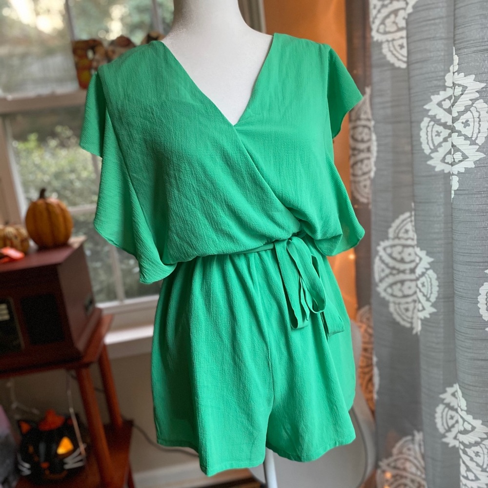 Vibrant green ruffle romper - L - NWT